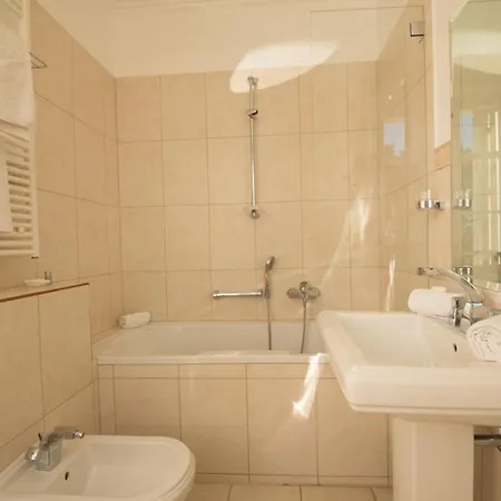 Domaine Raphael - 10 Chambres, Parc Prive, Piscine Villa