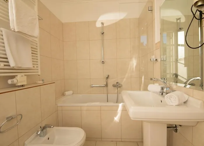 Domaine Raphael - 10 Chambres, Parc Prive, Piscine Villa